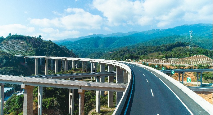 怒江通高速公路了！